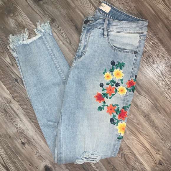 Denim - Floral Embroidered Hidden Jeans